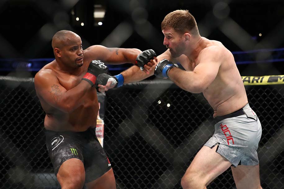 Daniel Cormier sẵn sàng tiếp chiến Thú săn mồi Francis Ngannou